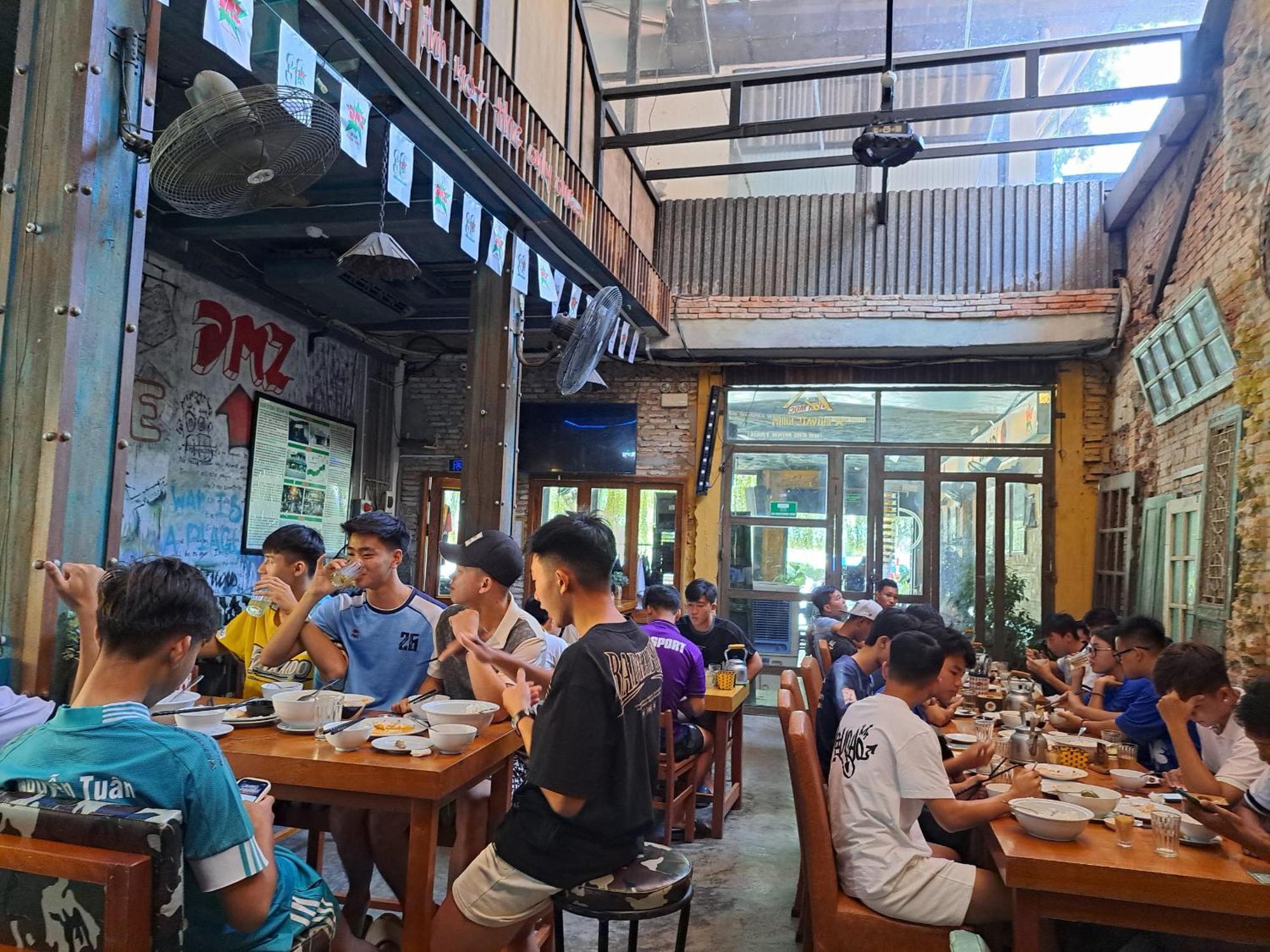 Dmz Hostel Хюе Екстер'єр фото