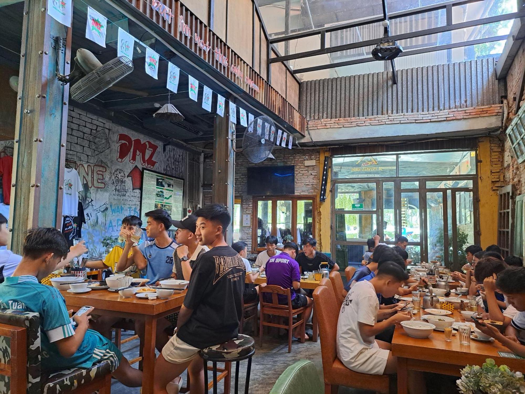 Dmz Hostel Хюе Екстер'єр фото